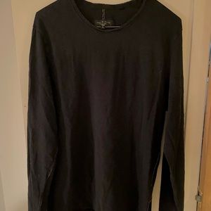 Men’s long sleeve rag and bone black t-shirt with contrast stitching